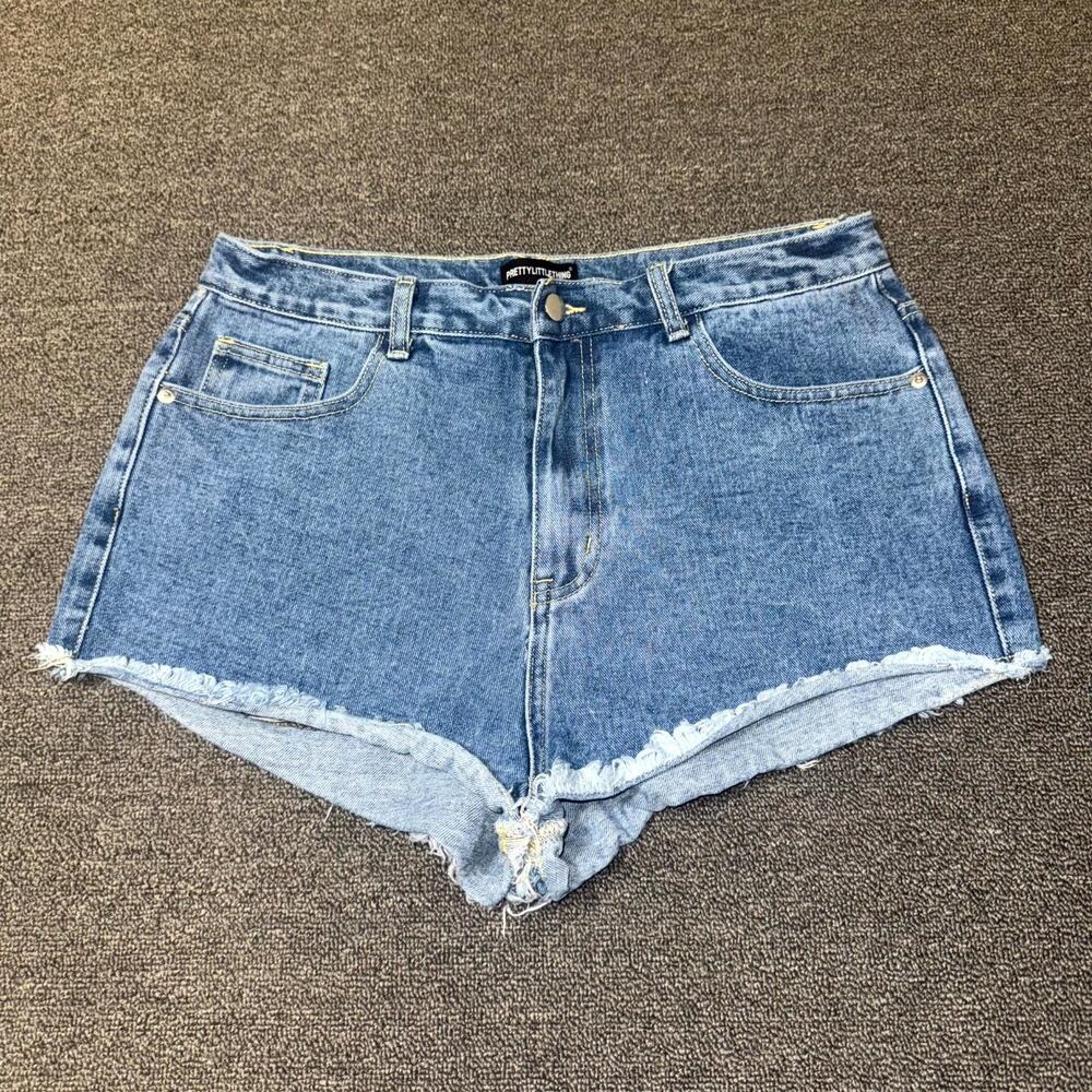 PrettyLittleThing Denim Shorts Women 14 Mid Blue Wash Pockets Cheeky Frayed Hem‎